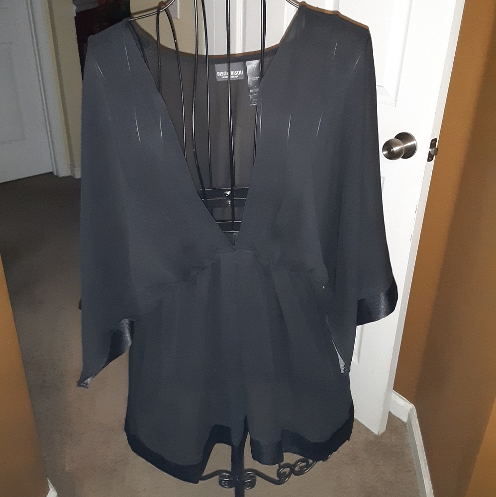 Bisou Bisou Sheer blouse